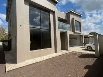 4 Bedroom Garden Flat
