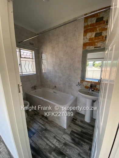 4-Bedroom Townhouse In Kamfinsa