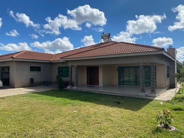 Spacious 4-Bedroom Family Home With Modern Comfort