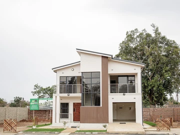 4 Bedroom Flat & Apartment
