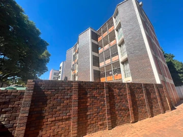 2 Bedroom Flat & Apartment