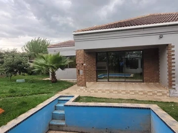 5 Bedroom House