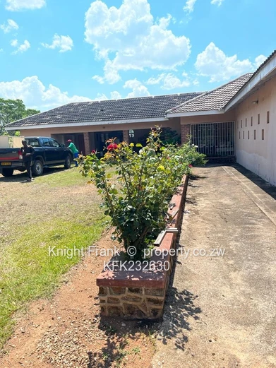 Vumba: Spacious 5-Bed House, Fireplace & Borehole on 2.02ha